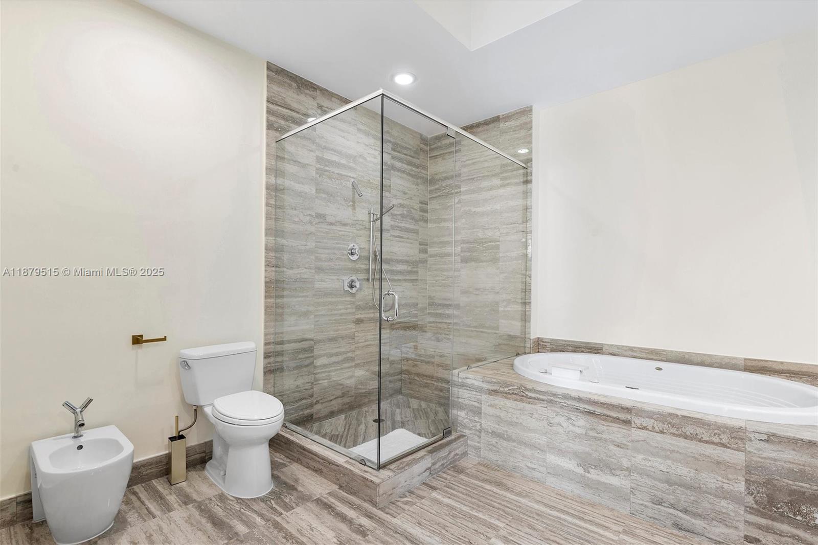 TDR TOWER I CONDO - Residential Lease