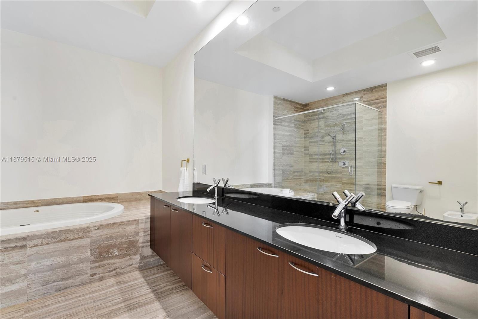 TDR TOWER I CONDO - Residential Lease