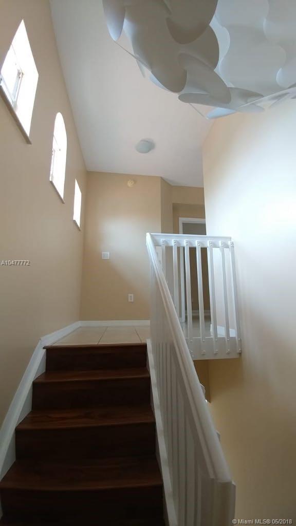 VILLA VIZCAYA CONDO - Residential Lease