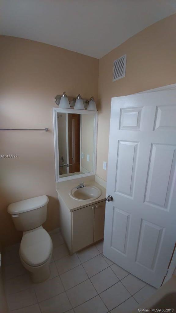 VILLA VIZCAYA CONDO - Residential Lease