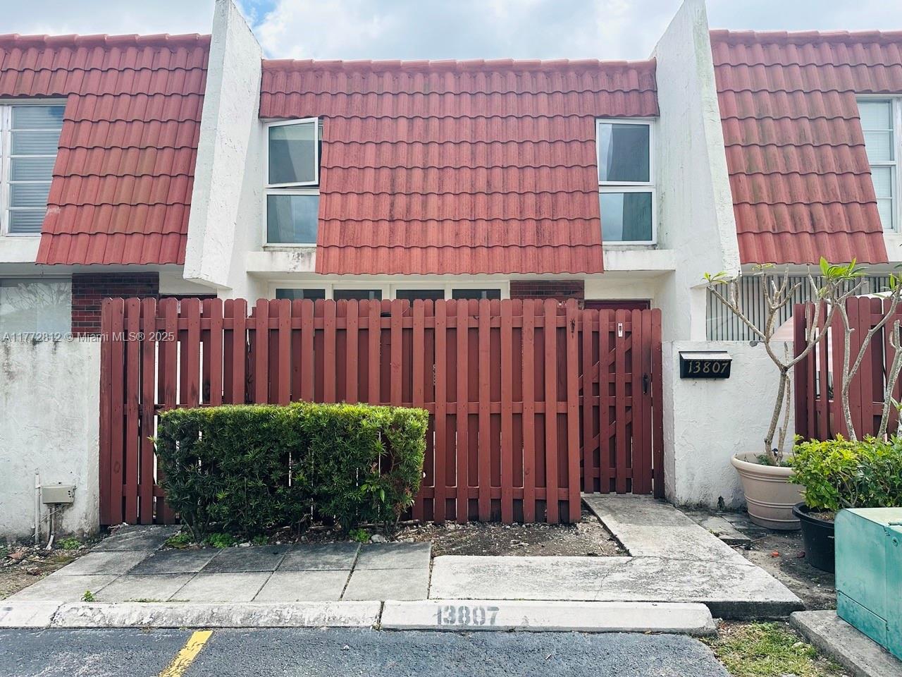 Property for Sale at 13807 Sw 84th St 604, Miami, Broward County, Florida - Bedrooms: 3 
Bathrooms: 3  - $385,000