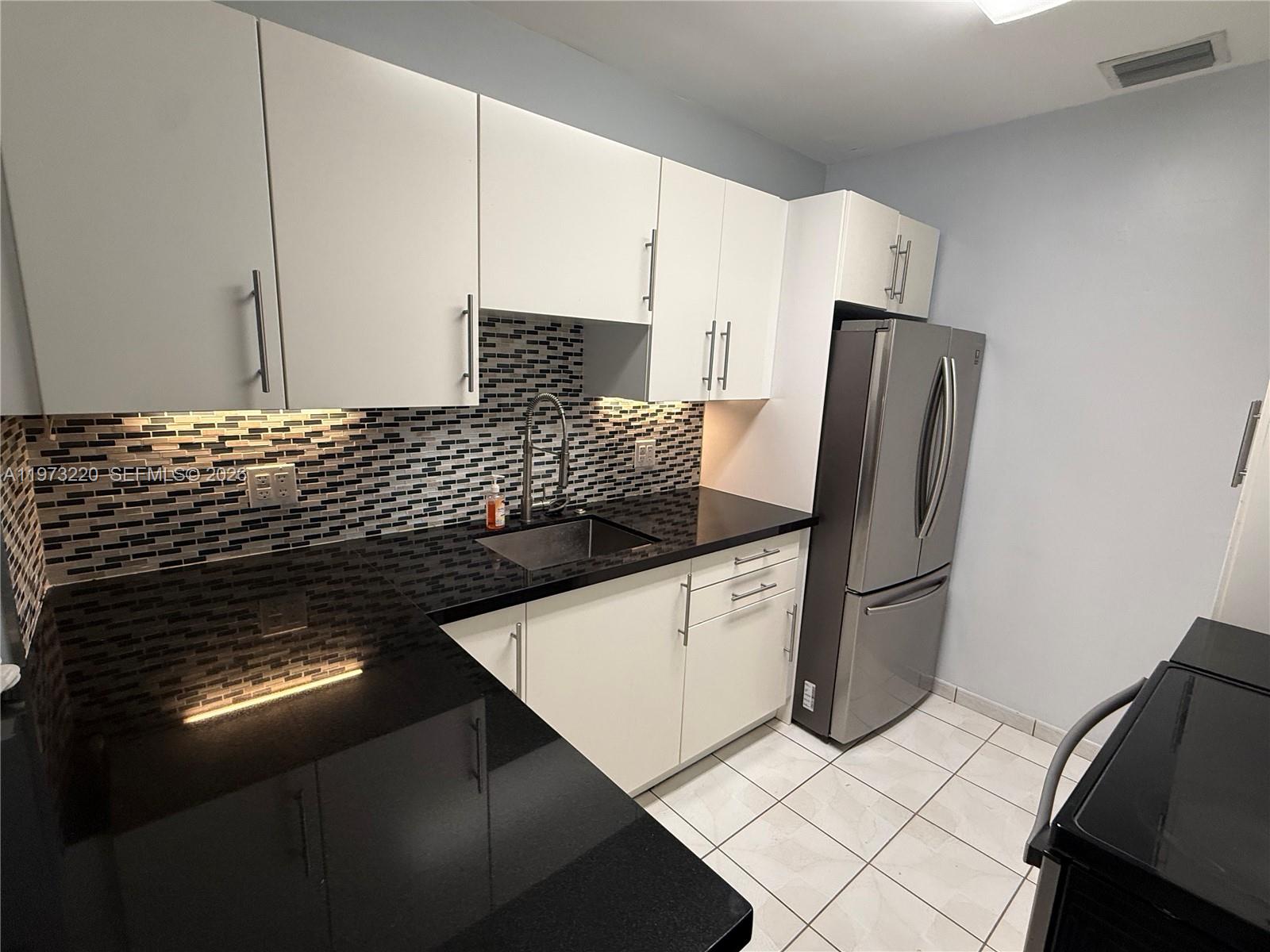 W FLAG CEN LE JEUNE AD - Residential