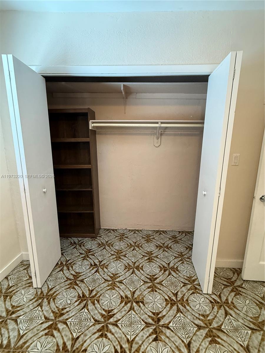 W FLAG CEN LE JEUNE AD - Residential