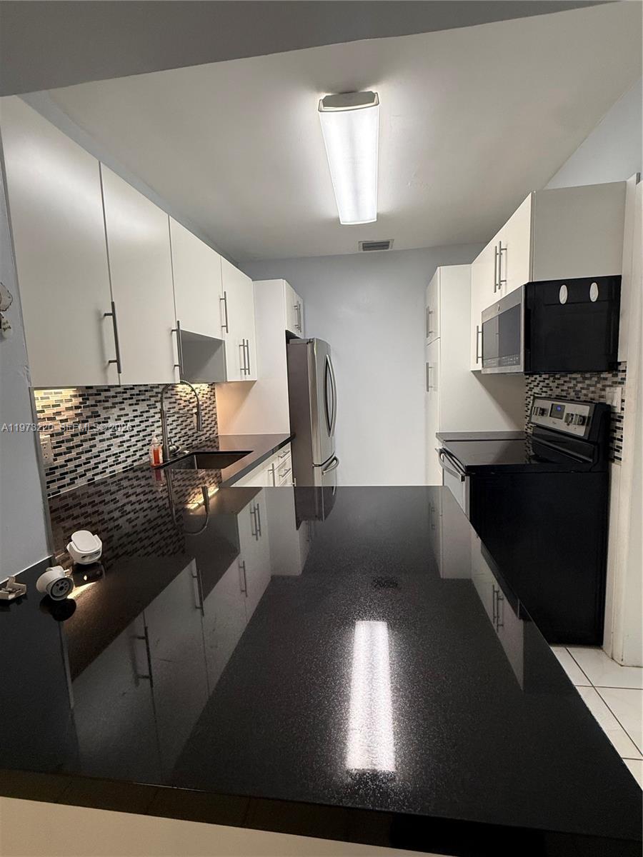 W FLAG CEN LE JEUNE AD - Residential