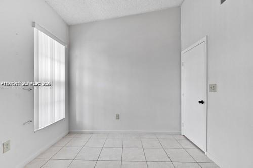 COUNTRY LAKE MANORS TOWNH - Residential