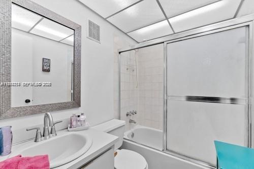 COUNTRY LAKE MANORS TOWNH - Residential