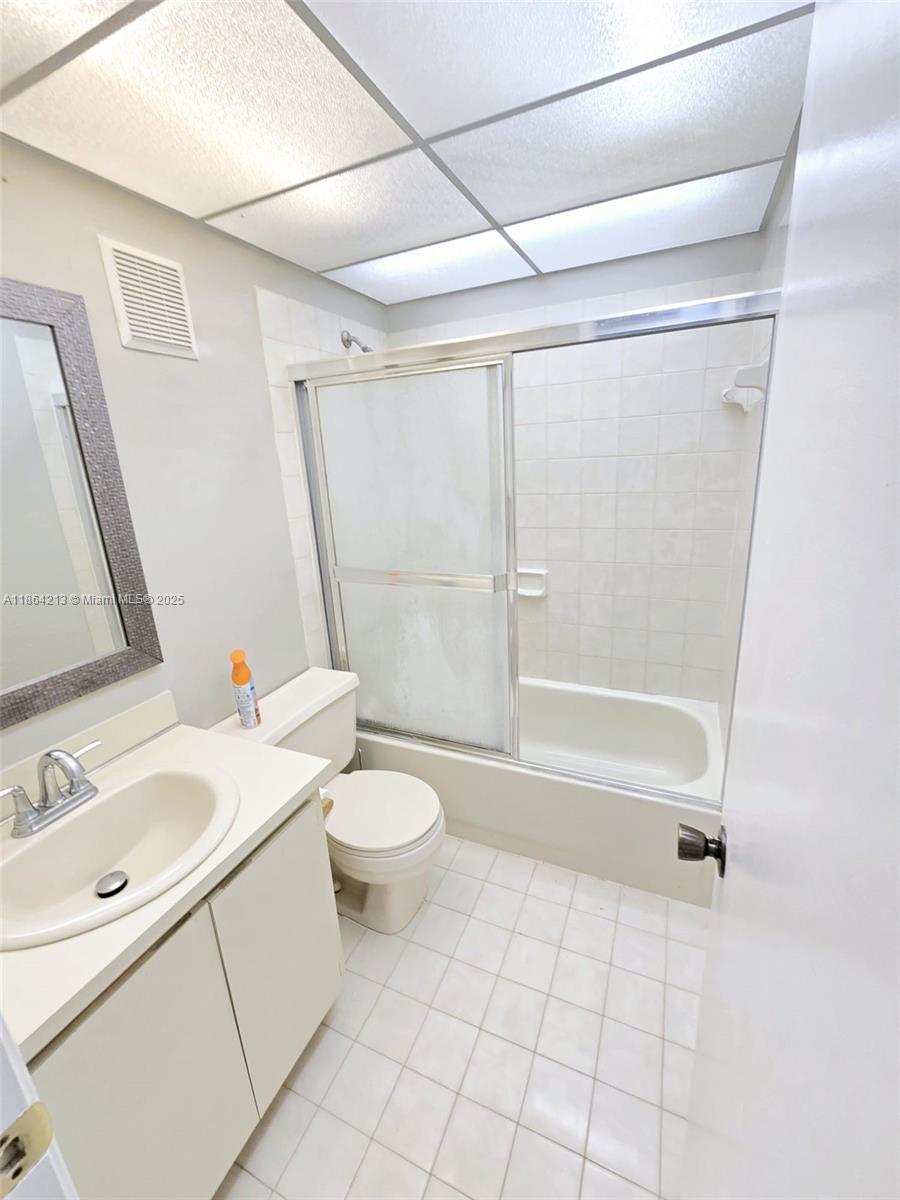 COUNTRY LAKE MANORS TOWNH - Residential