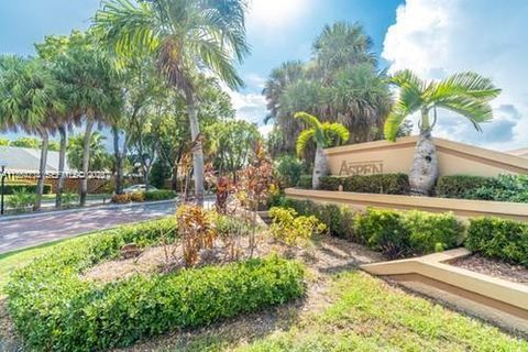 6708 NW 193rd Ter Hialeah FL 33015