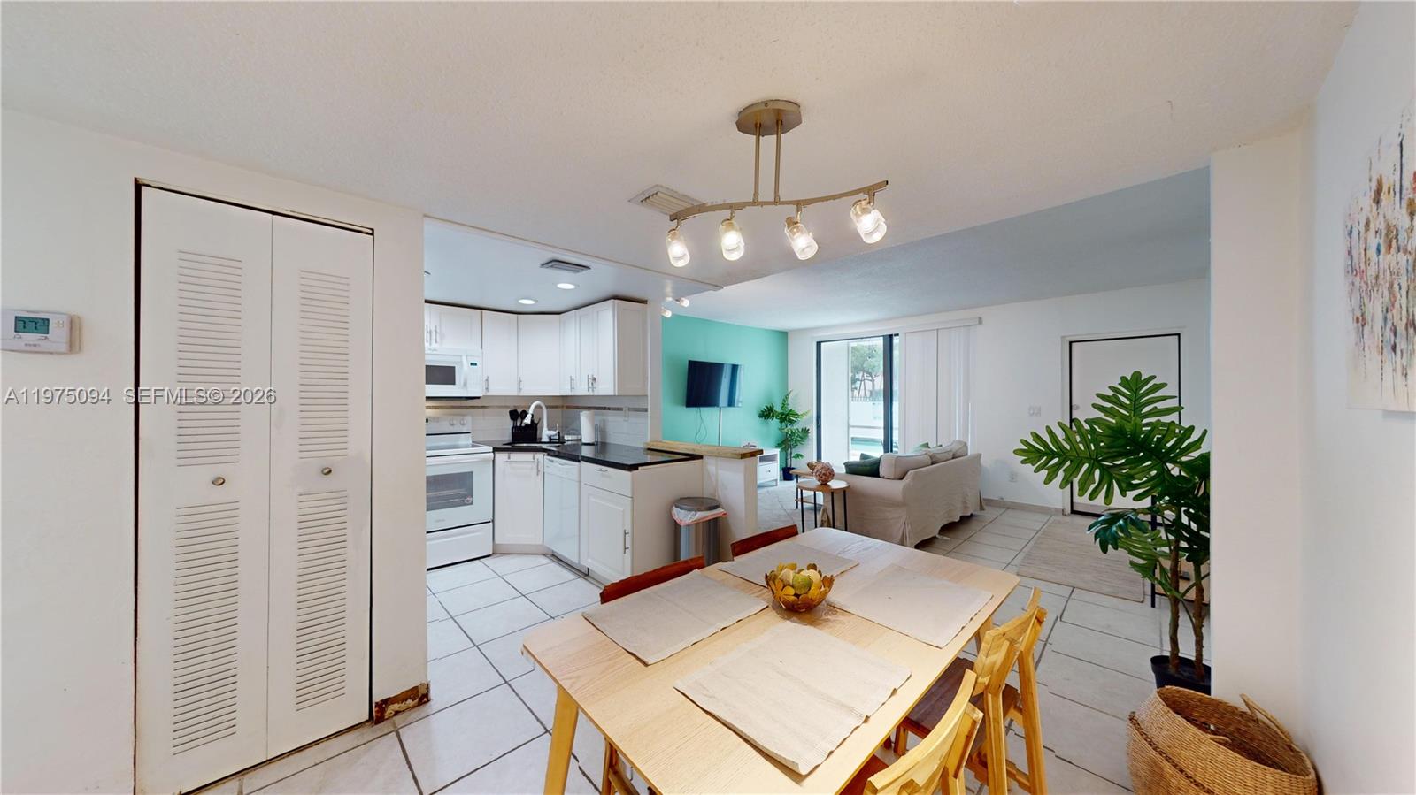 REM FOSTER & SANCHEZ TRAC - Residential Lease