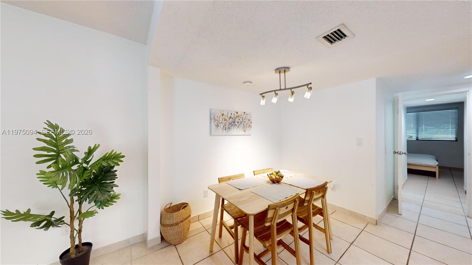 REM FOSTER & SANCHEZ TRAC - Residential Lease