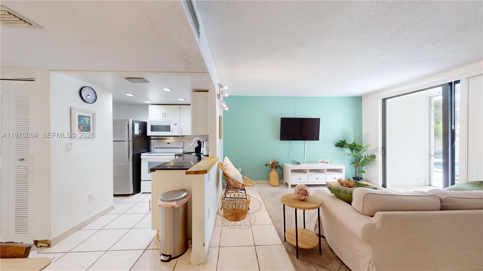 2345 NE 135th St 101