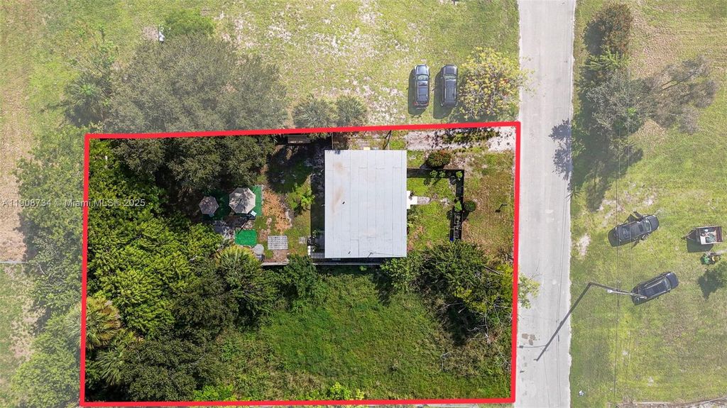 Photo of 516 N 26th St, Fort Pierce, FL 34947 (MLS # A11908734)