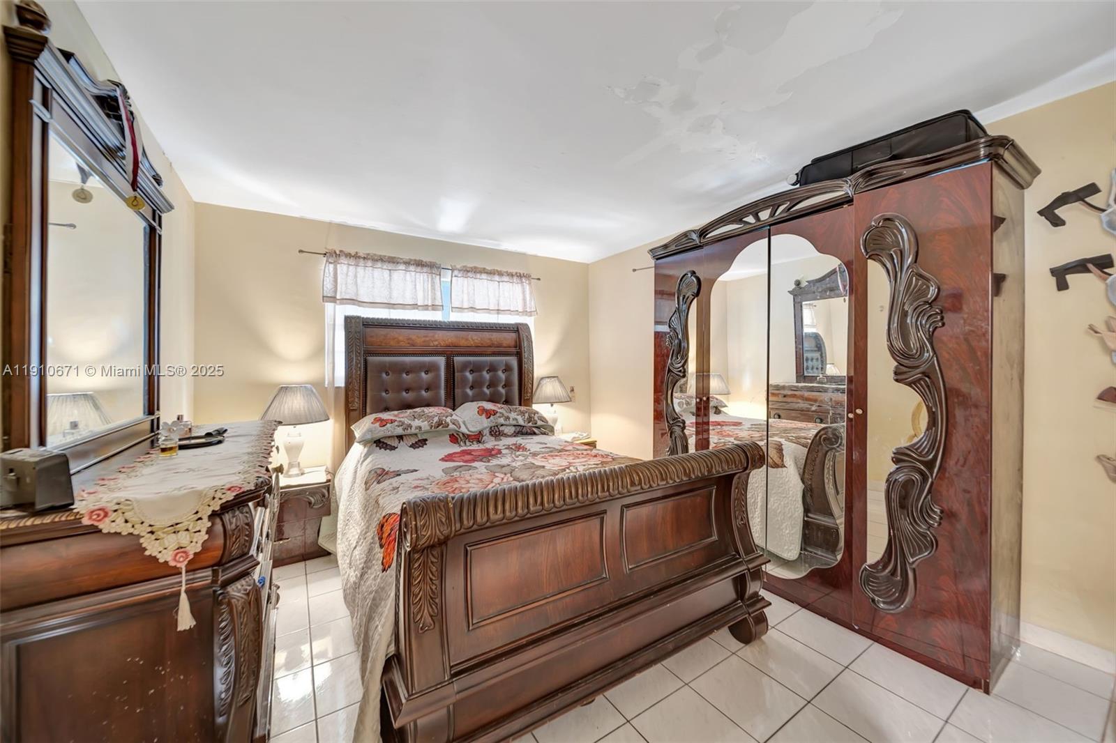 ACRES LAKE ESTATES - Residential