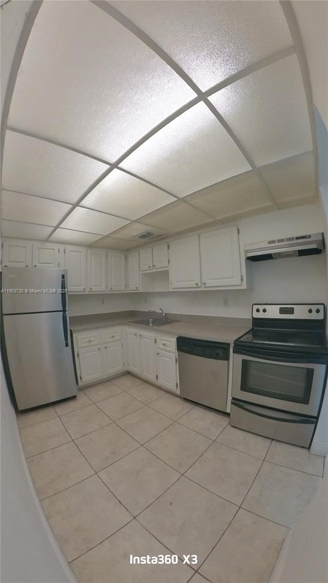 BAYVIEW PALMS CONDO - Residential Lease