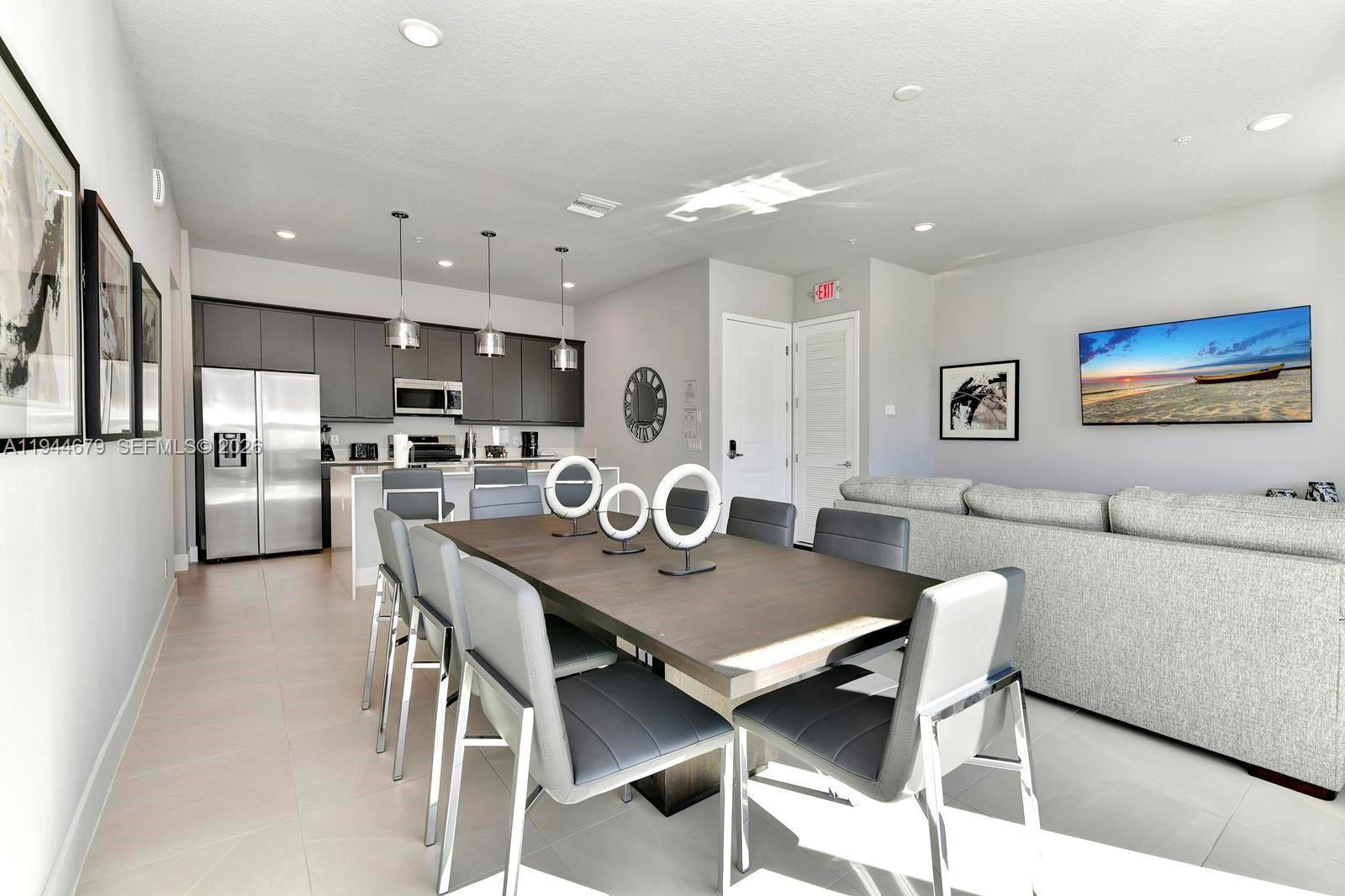 SPECTRUM AT REUNION CONDO - Residential