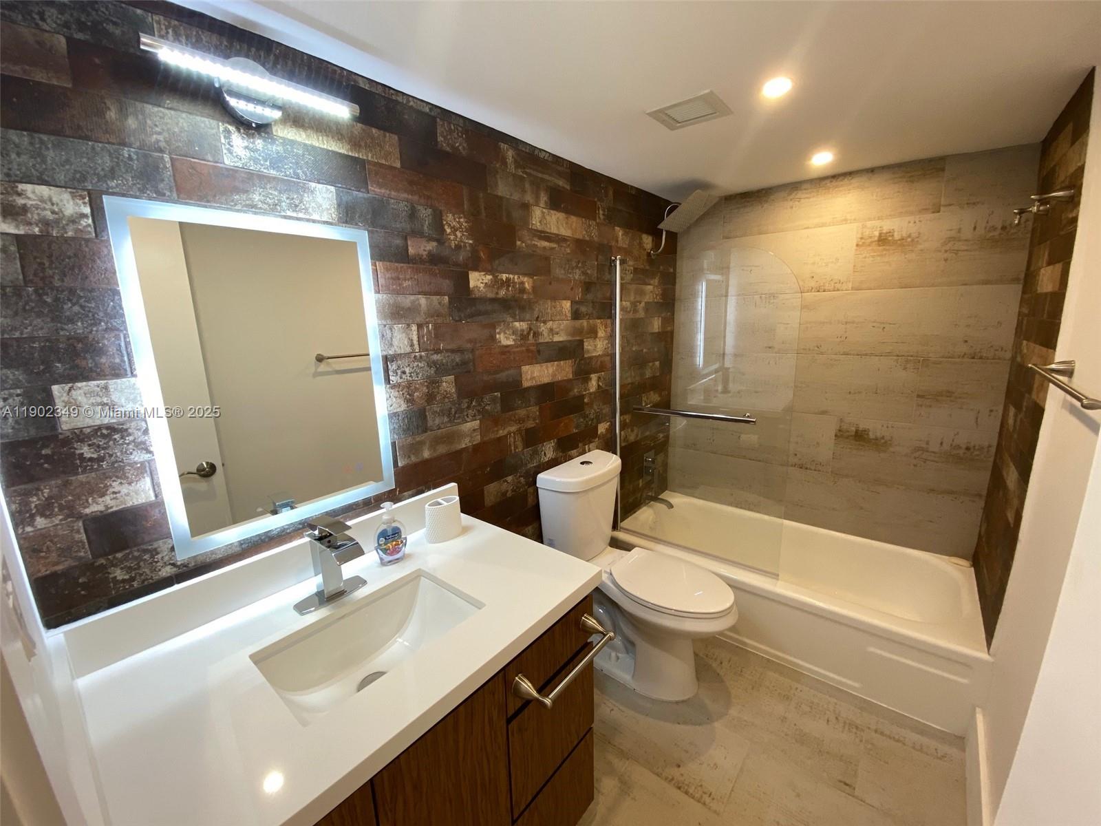 THE CLIFTON CONDO - Residential Lease