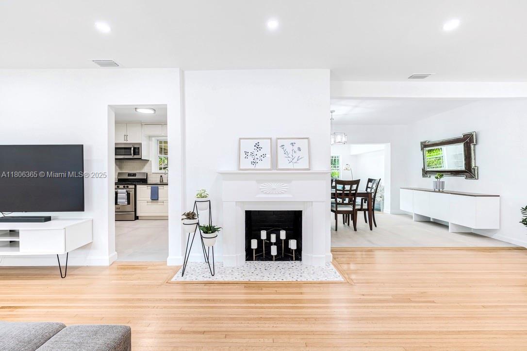 DUNNINGS MIAMI SHORES EXT - Residential
