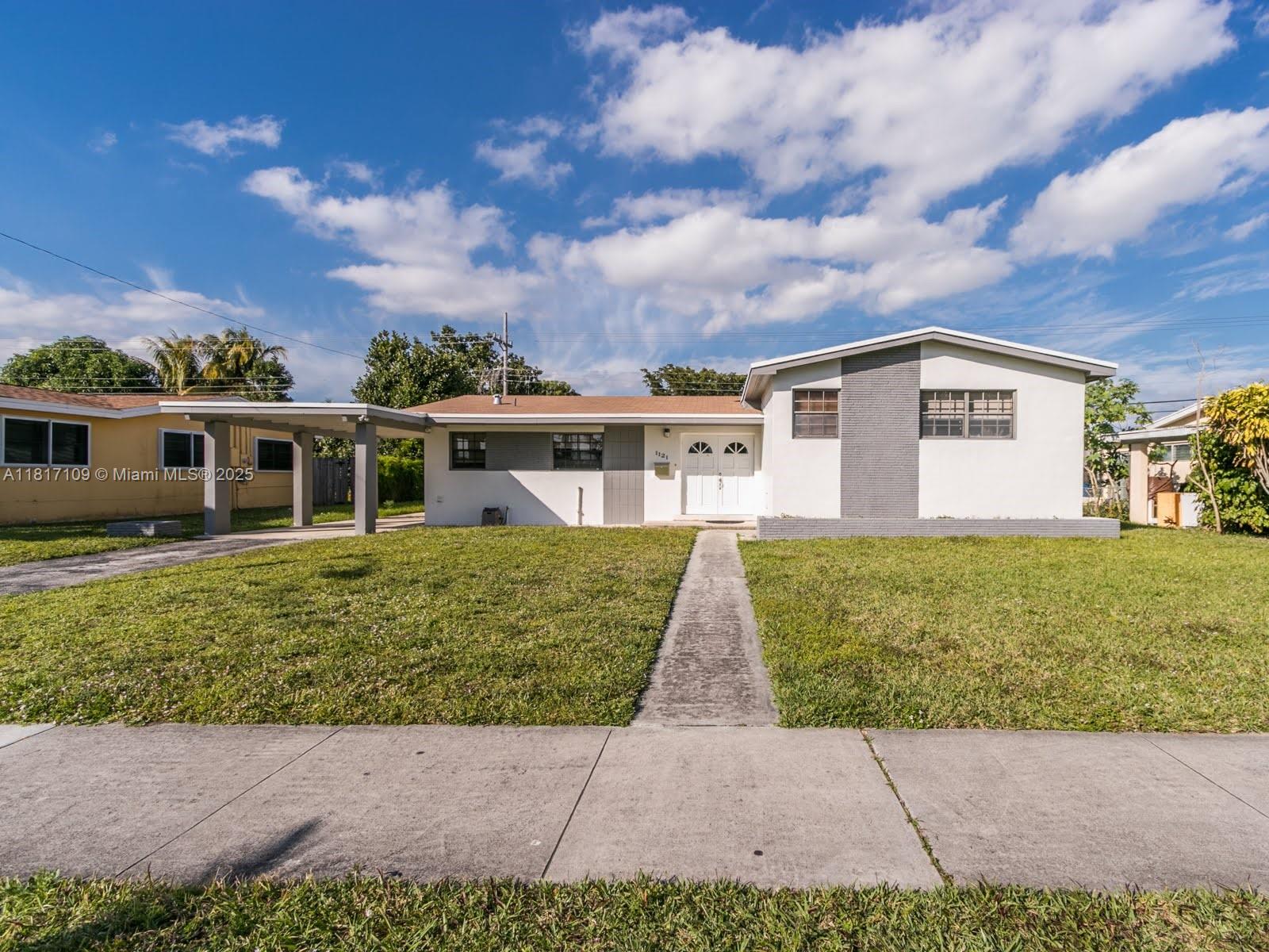 1121 NE 175th St