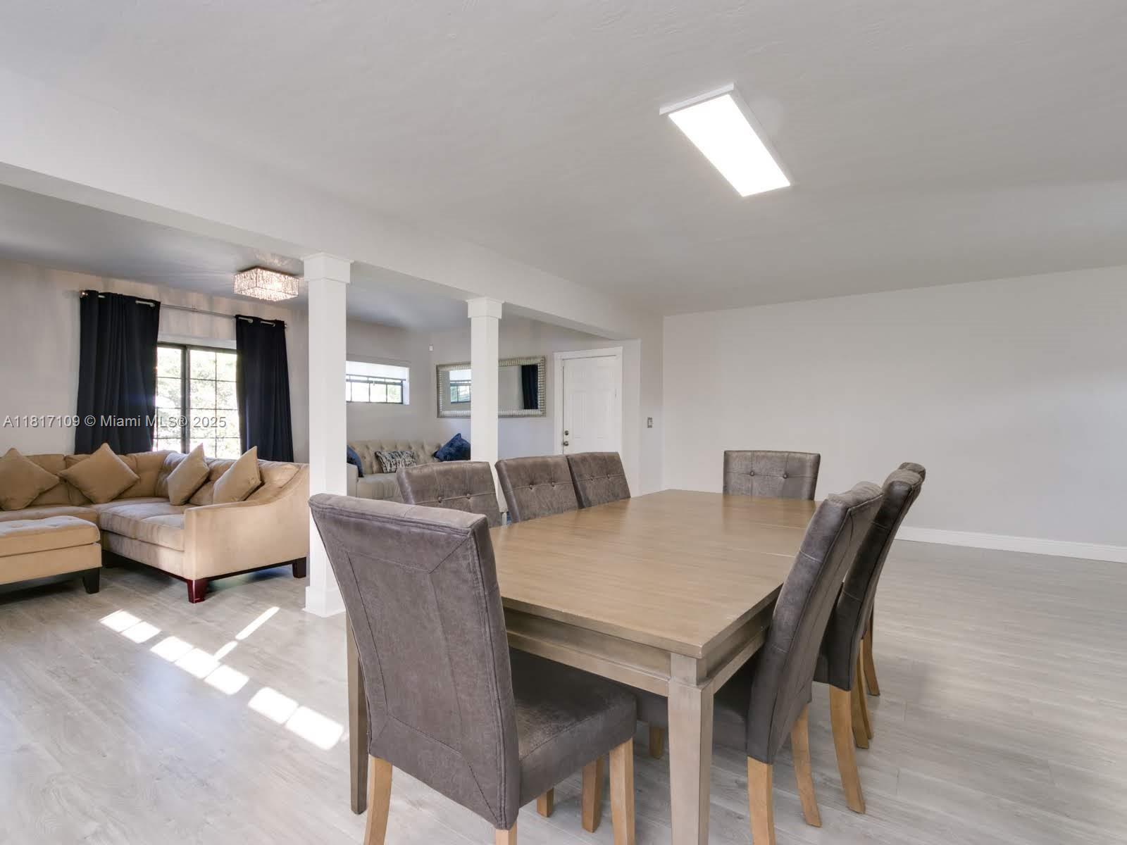 WINDWARD MANOR NO 1 - Residential