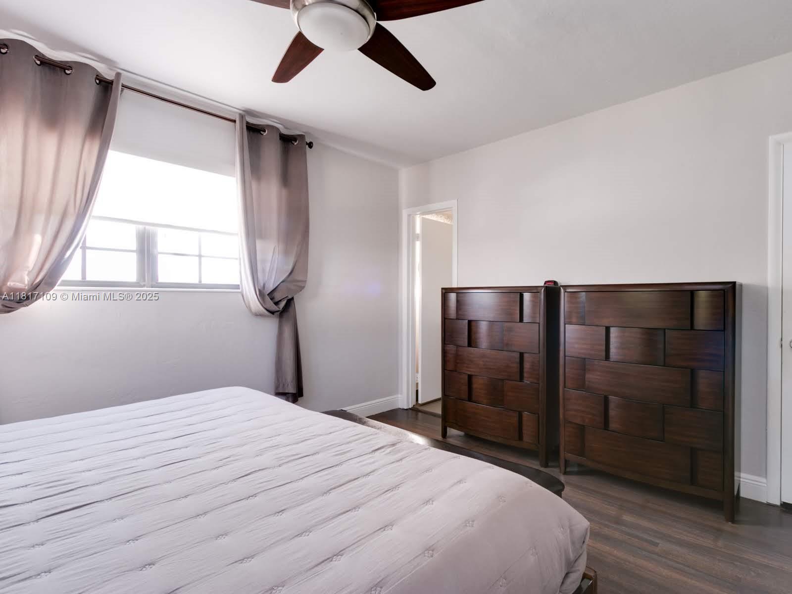 WINDWARD MANOR NO 1 - Residential