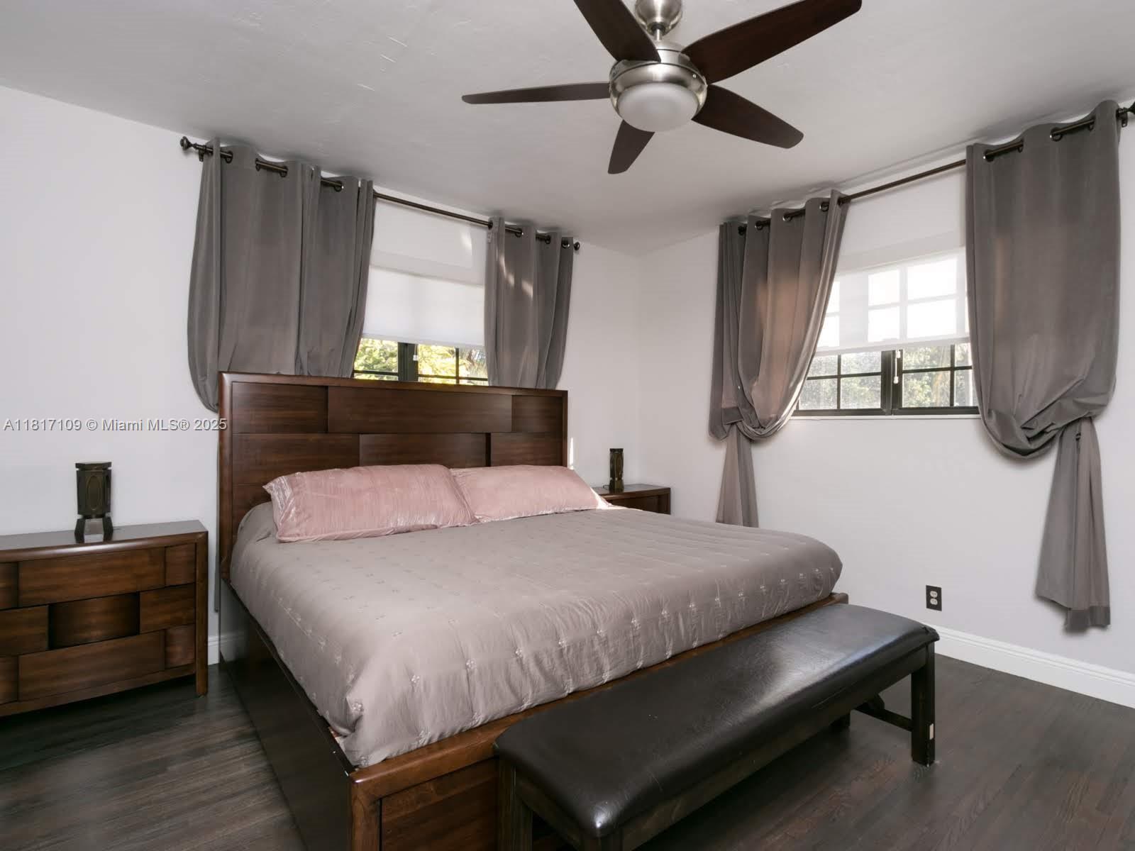 WINDWARD MANOR NO 1 - Residential