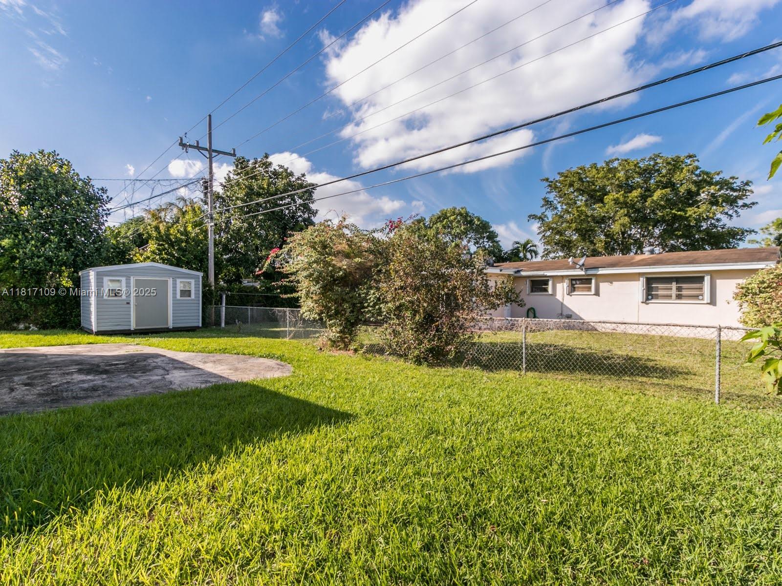 WINDWARD MANOR NO 1 - Residential