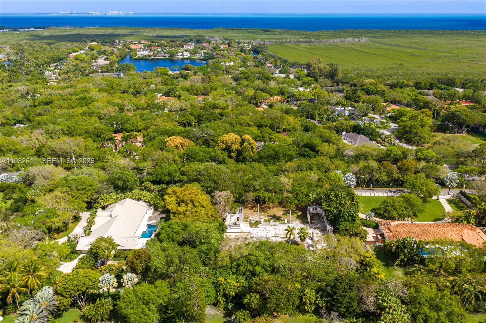 SNAPPER CREEK LAKES SUB - Land