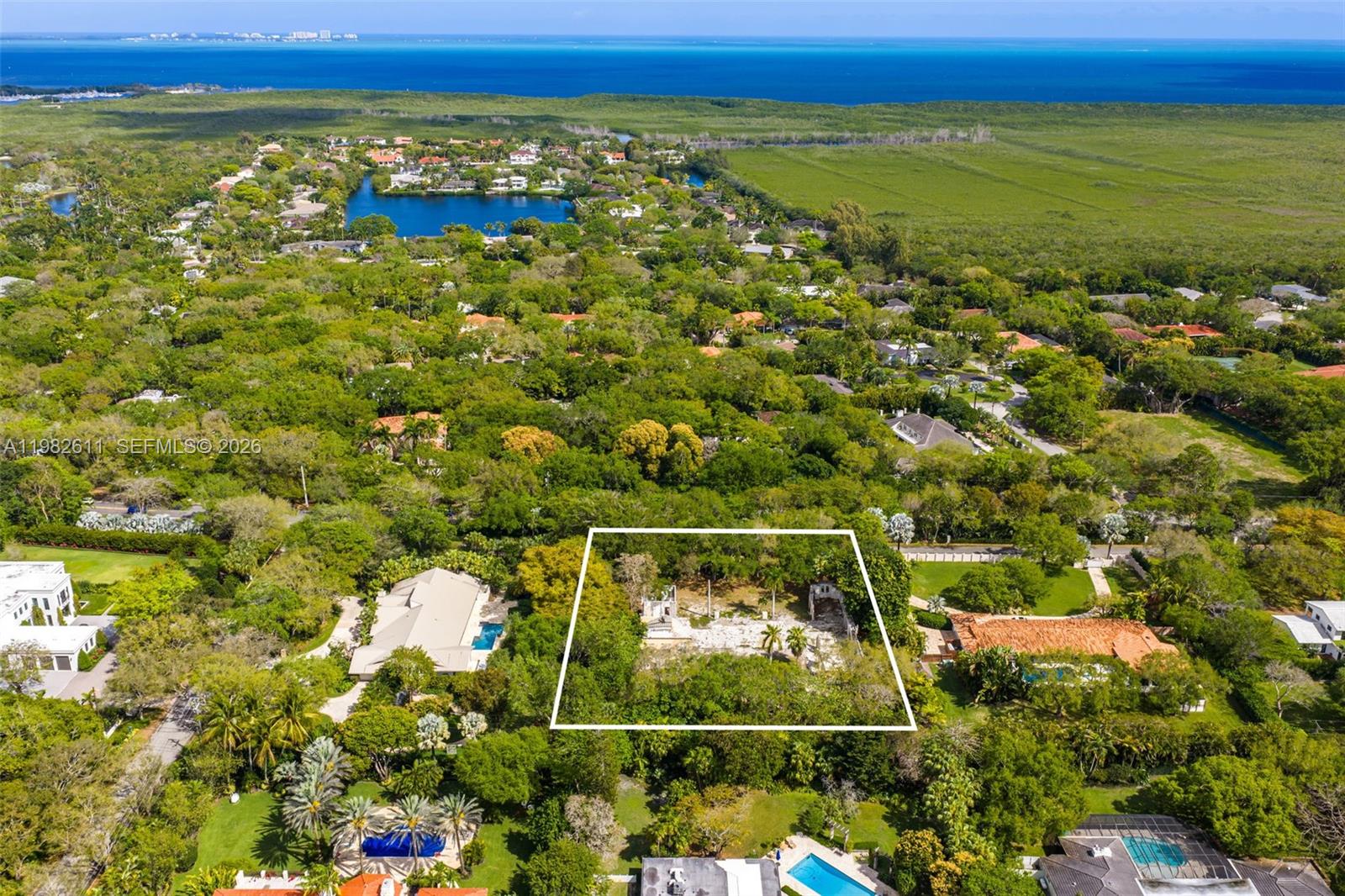 SNAPPER CREEK LAKES SUB - Land