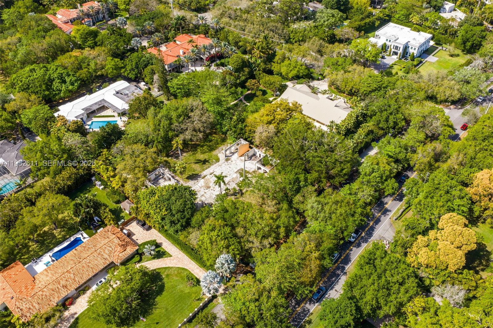 SNAPPER CREEK LAKES SUB - Land