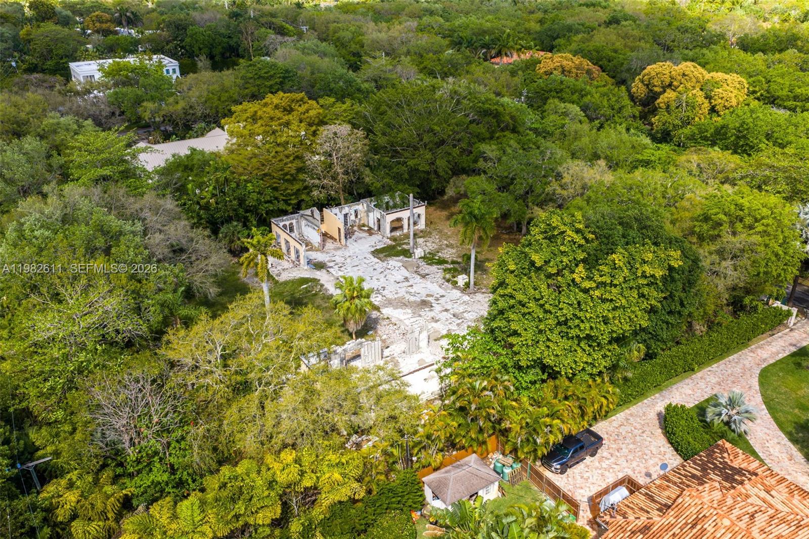 SNAPPER CREEK LAKES SUB - Land