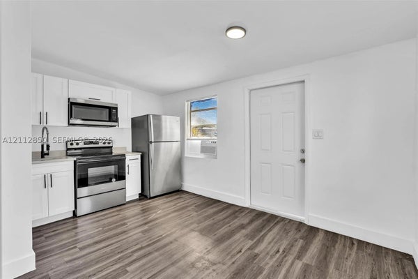 3904 SW 13TH CT APT 5, FORT LAUDERDALE, FL 33312 - Image 4eea3607a09d86ad4fa5fe1df8f4fcbc/732270494