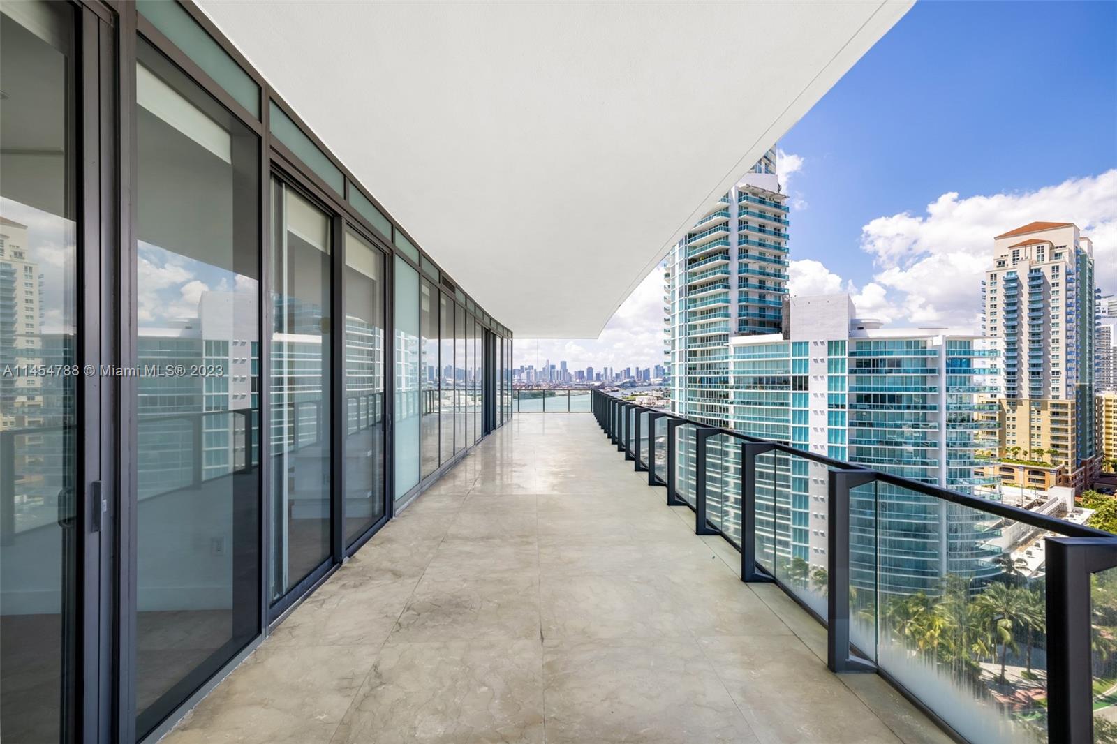 APOGEE CONDO - Residential