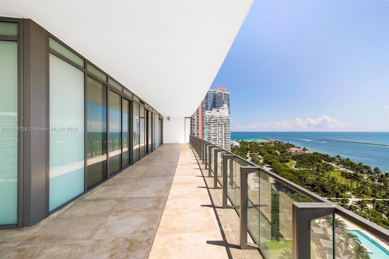 APOGEE CONDO - Residential