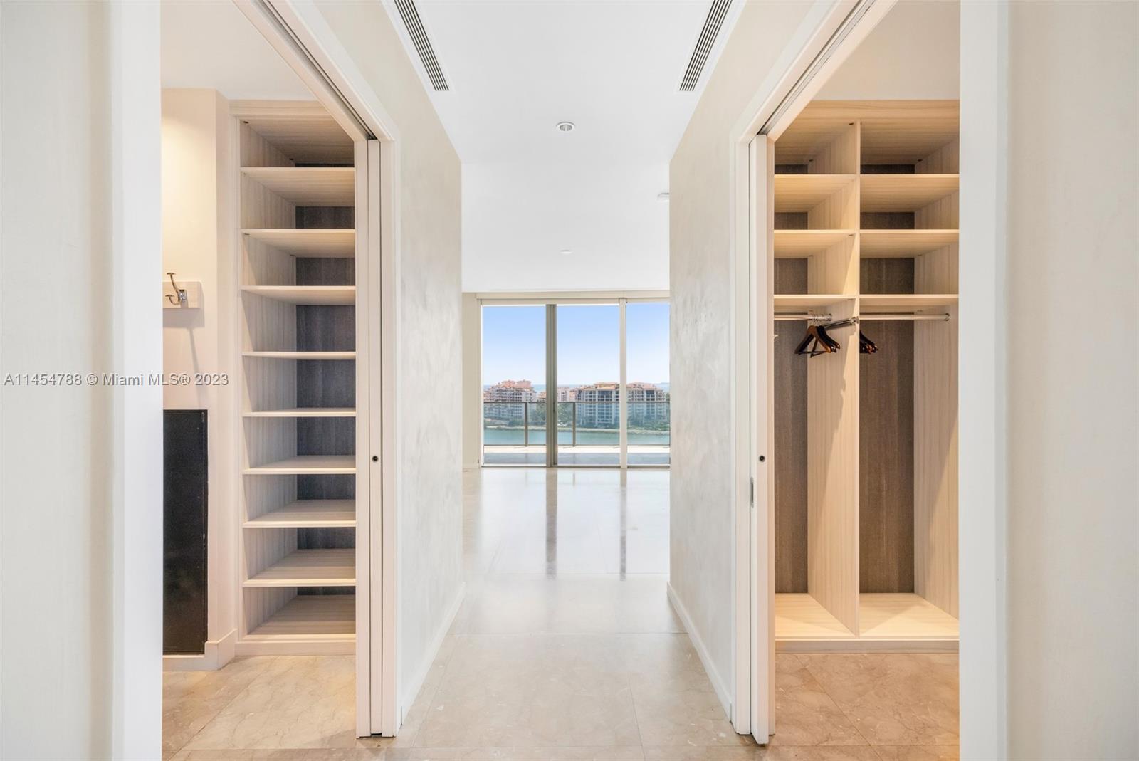 APOGEE CONDO - Residential