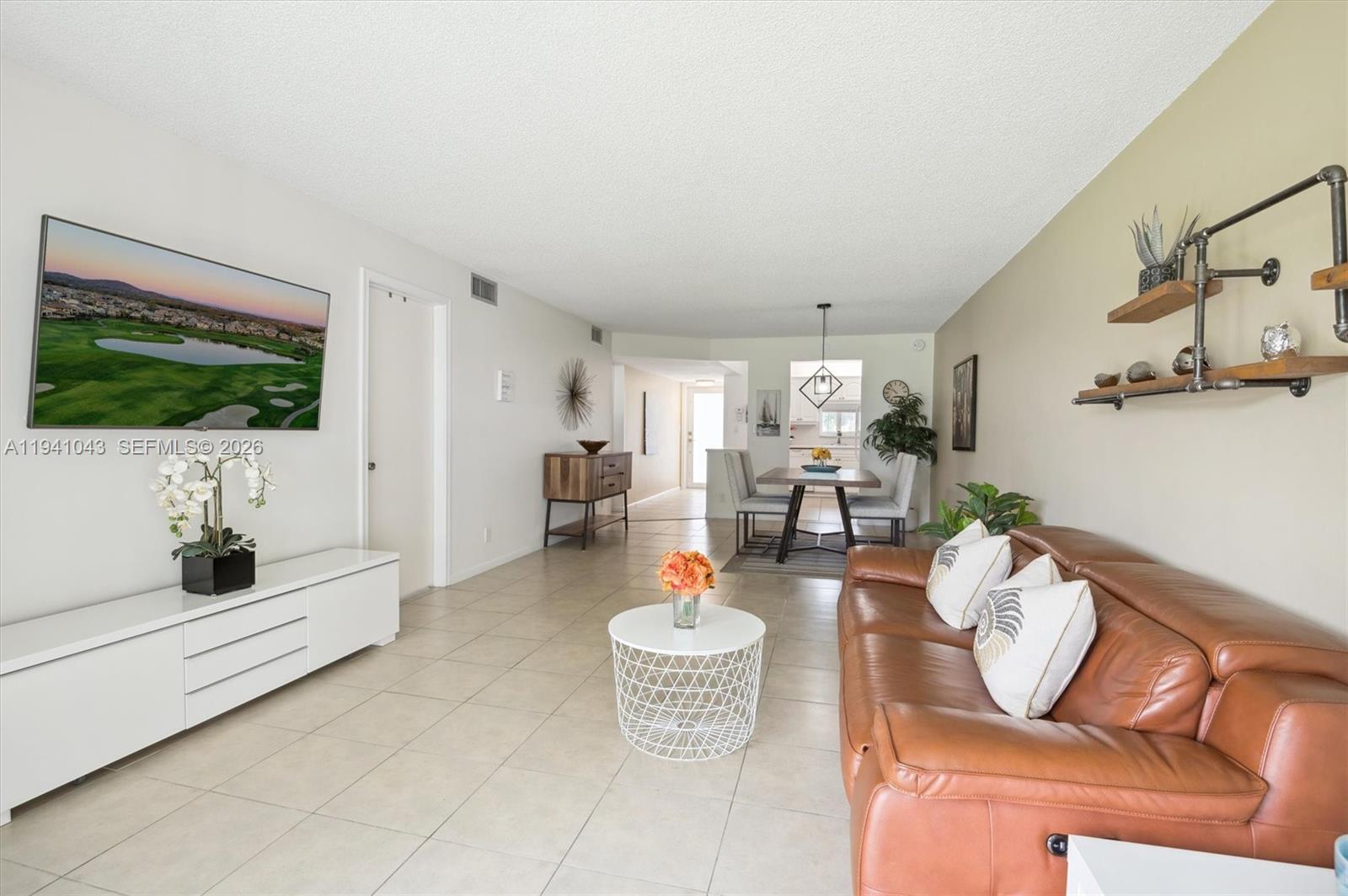 HOLLYBROOK GOLF AND - Residential