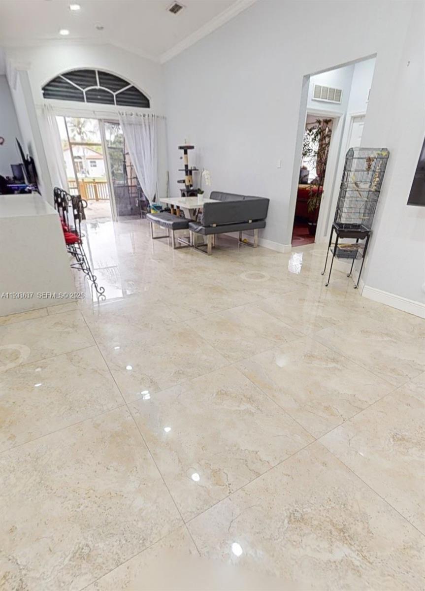 SANTORINI ISLES - Residential