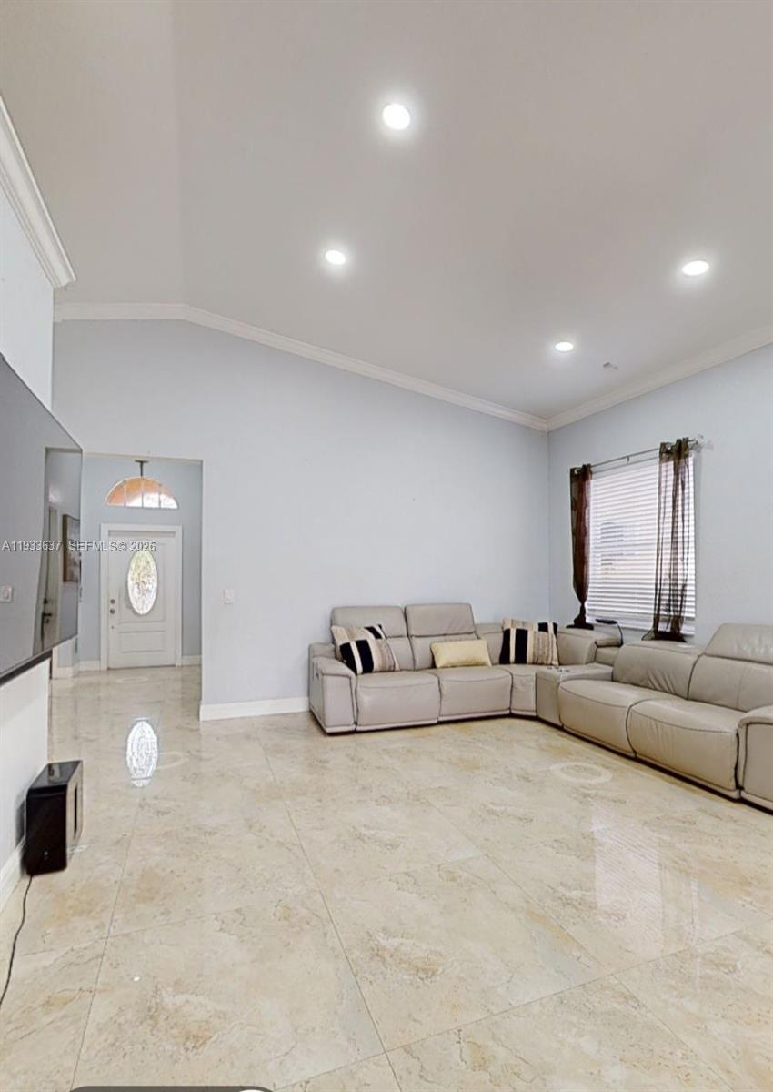 SANTORINI ISLES - Residential