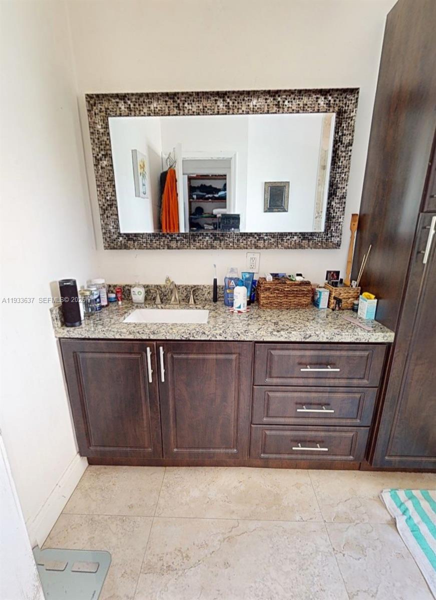 SANTORINI ISLES - Residential