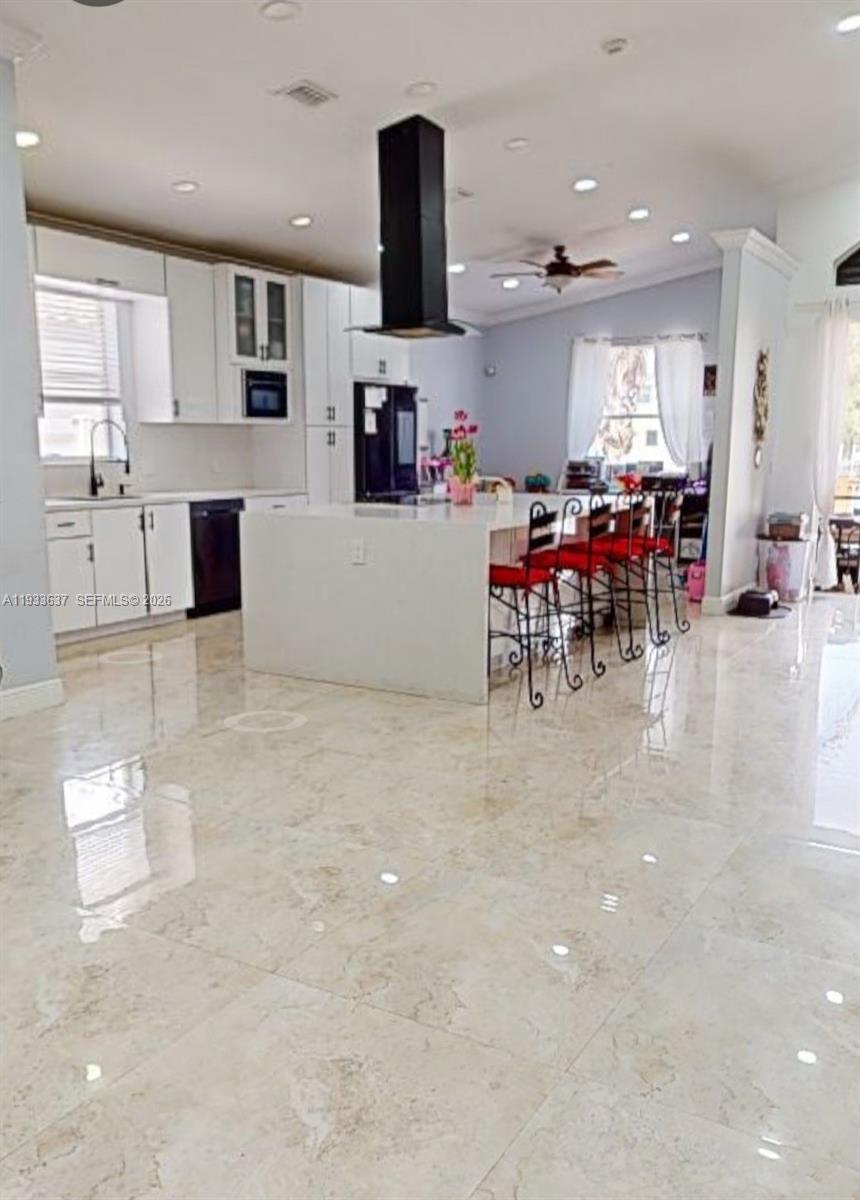 SANTORINI ISLES - Residential