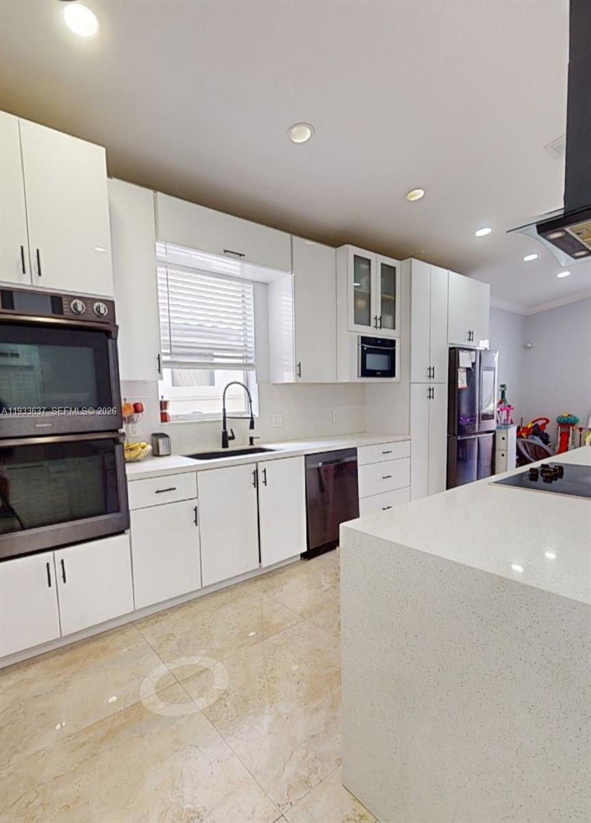 SANTORINI ISLES - Residential