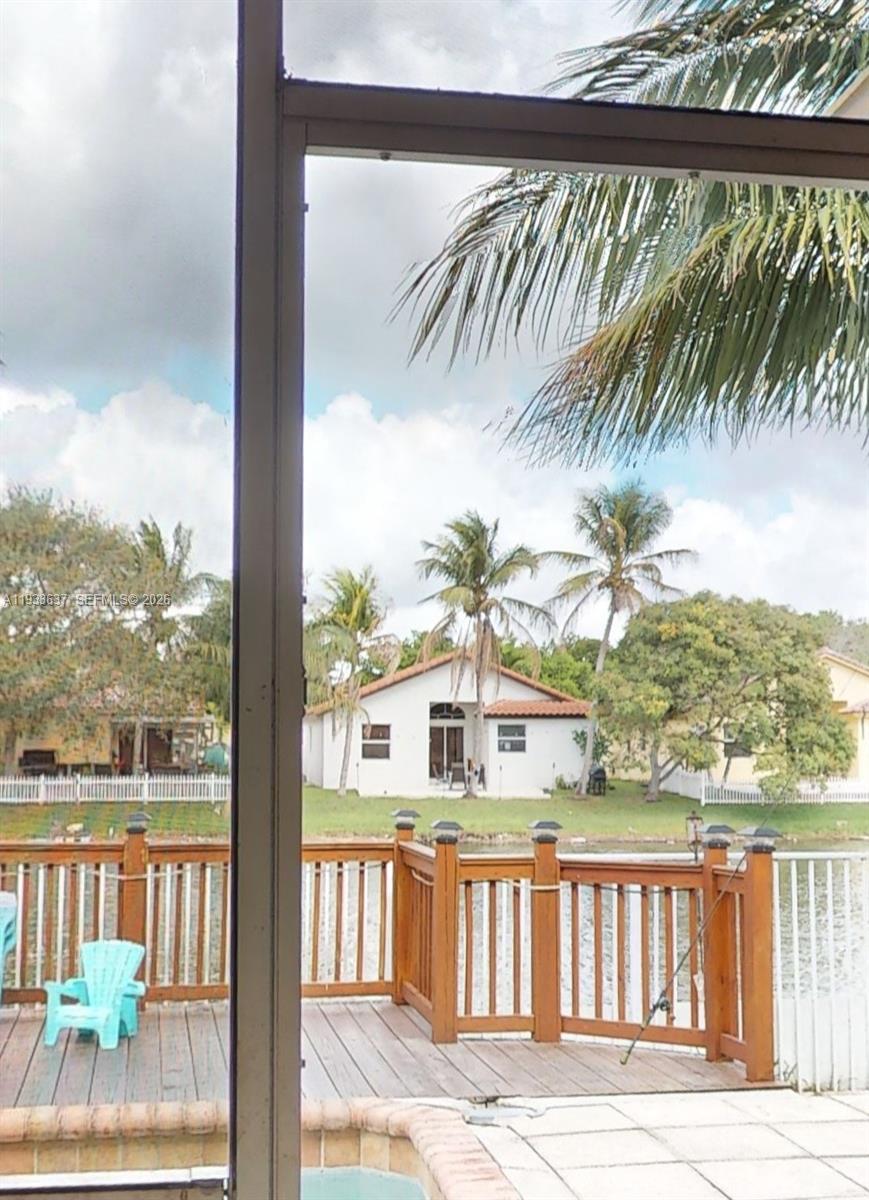 SANTORINI ISLES - Residential