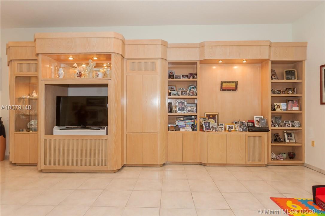 CALUSA CLUB ESTS - Residential