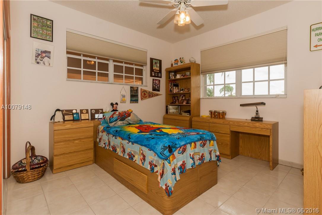 CALUSA CLUB ESTS - Residential