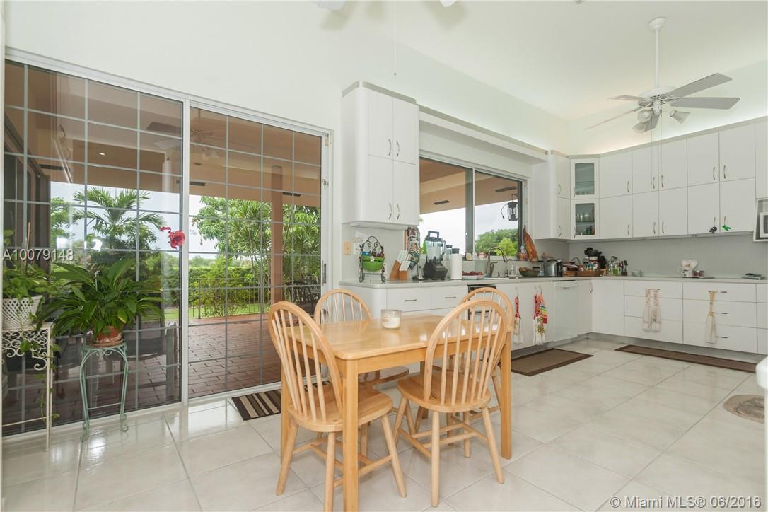 CALUSA CLUB ESTS - Residential