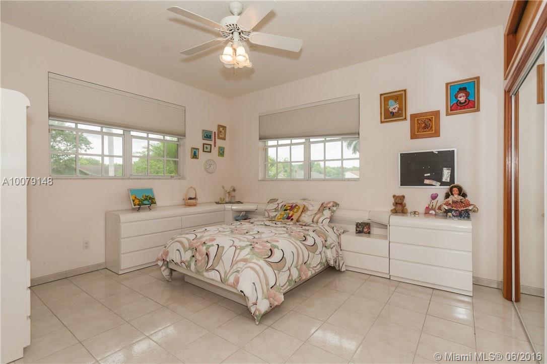 CALUSA CLUB ESTS - Residential
