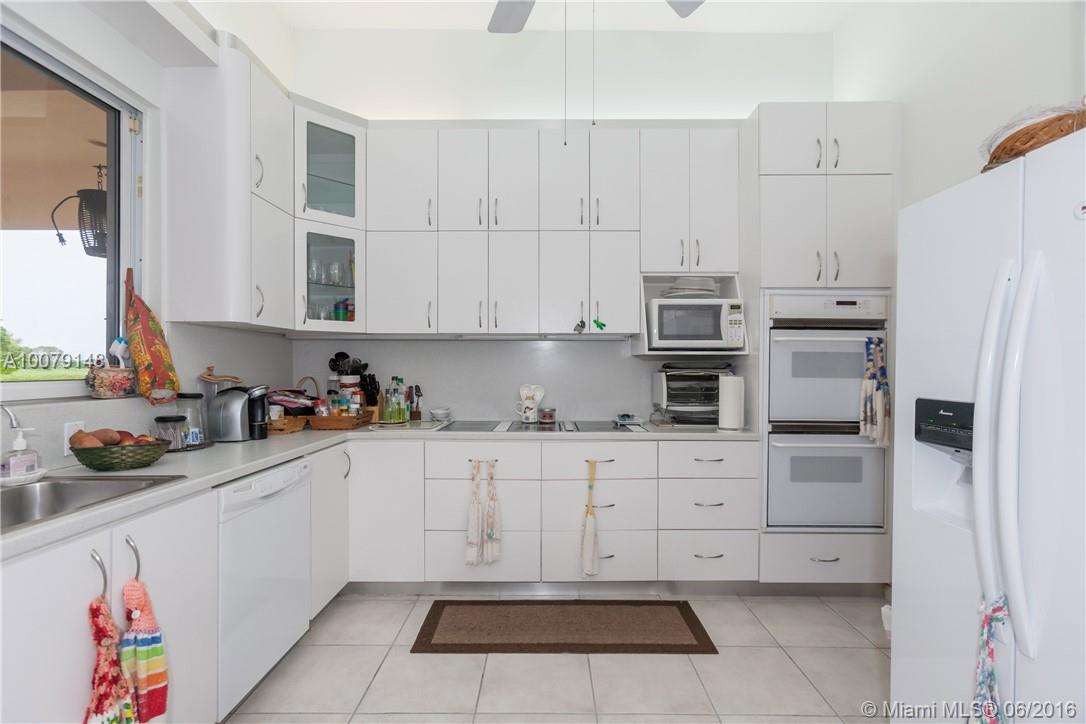 CALUSA CLUB ESTS - Residential