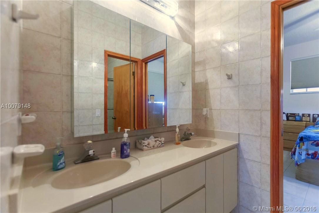 CALUSA CLUB ESTS - Residential