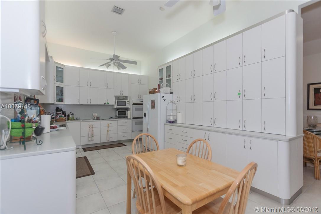 CALUSA CLUB ESTS - Residential