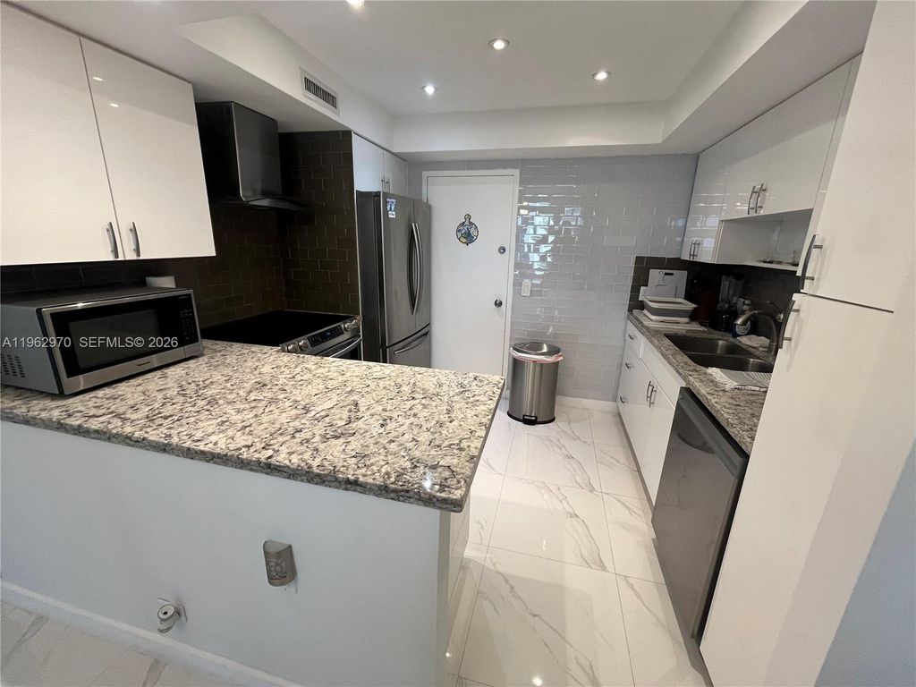 Photo of 3505 S Ocean Dr #1510, Hollywood, FL 33019 (MLS # A11962970)