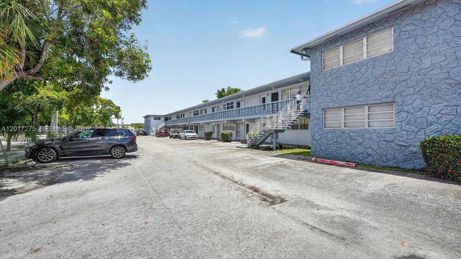 300 NE 191st St 219, Miami FL 33179